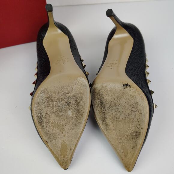 Valentino Black Pebbled Garavani Rockstud Pointed Toe Pump Heel Size 37 1/2 - Picture 5 of 12